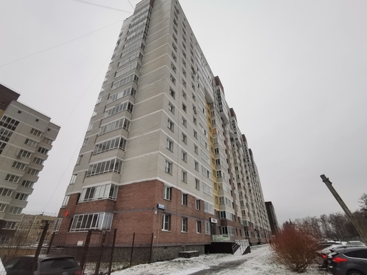 Купить --комнатную квартиру