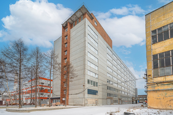 Купить --комнатную квартиру