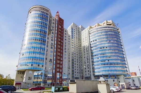 Купить --комнатную квартиру